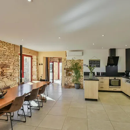 بيت للعطل Constantin